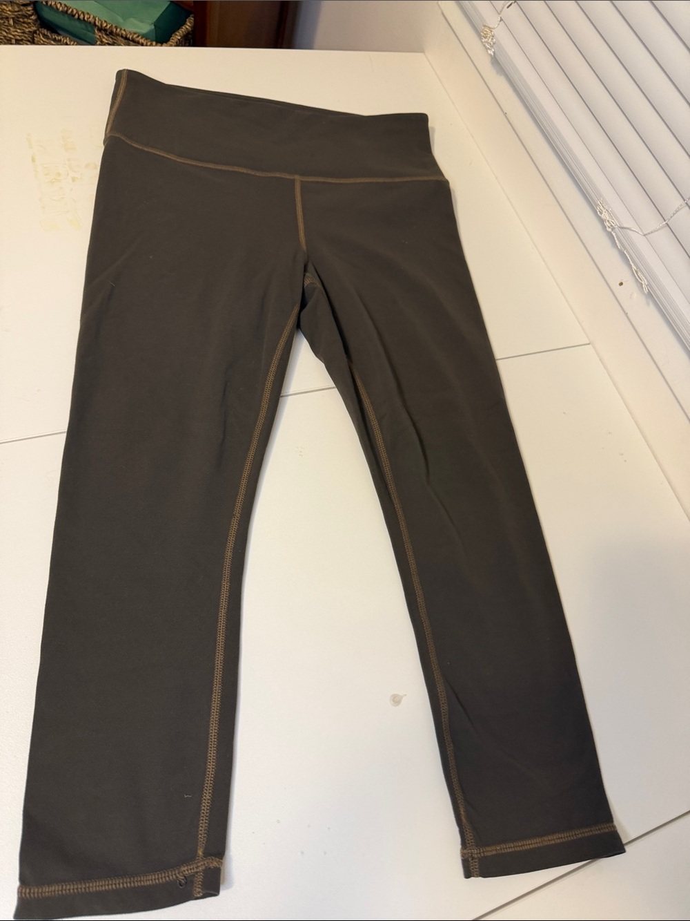 Athleta Olive Green Cropped Yoga Workout Leggings Size Small